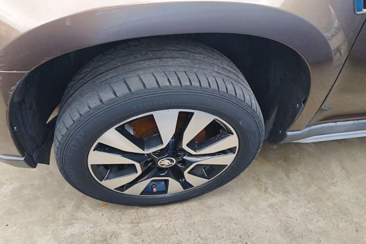 Used Skoda Yeti 2016 1.4TSI DSG Prestige Edition Left Front Wheel Hub