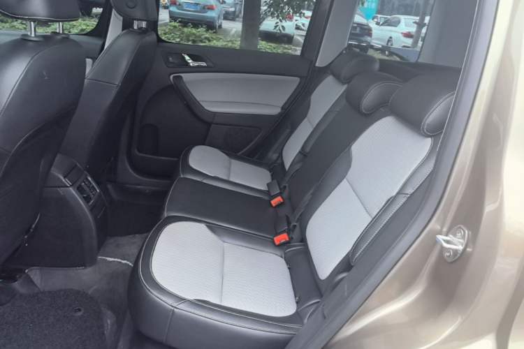 Used Skoda Yeti 2016 1.4TSI DSG Advanced Edition Left Rear Seat