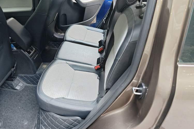 Used Skoda Yeti 2016 1.4TSI DSG Advanced Edition Left Rear Seat