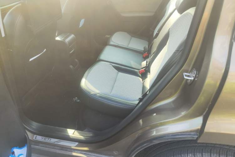 Used Skoda Yeti 2016 1.4TSI DSG Advanced Edition Left Rear Seat
