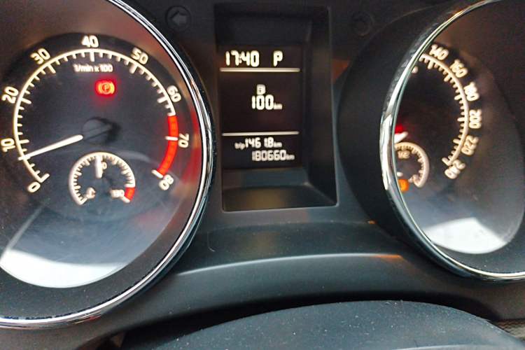 Used Skoda Yeti 2016 1.4TSI DSG Advanced Edition Odometer Close Up