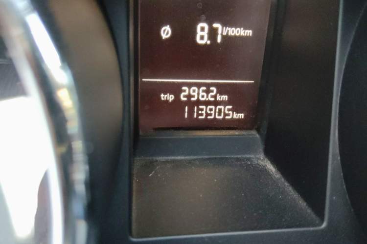 Used Skoda Yeti 2016 1.4TSI DSG Advanced Edition Odometer Close Up