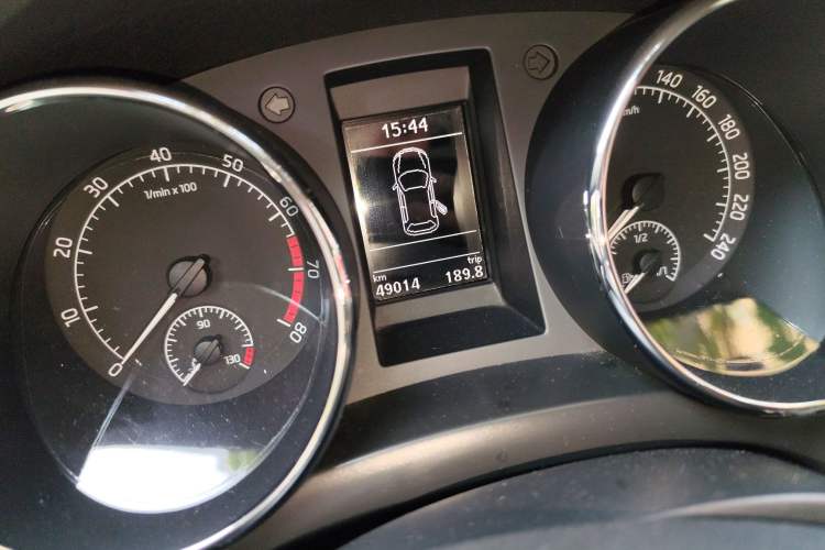 Used Skoda Yeti 2016 1.4TSI DSG Style Edition Odometer Close Up