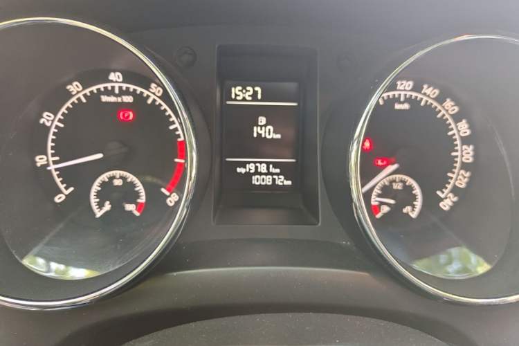 Used Skoda Yeti 2016 1.4TSI Manual Entry-Level Model Odometer Close Up