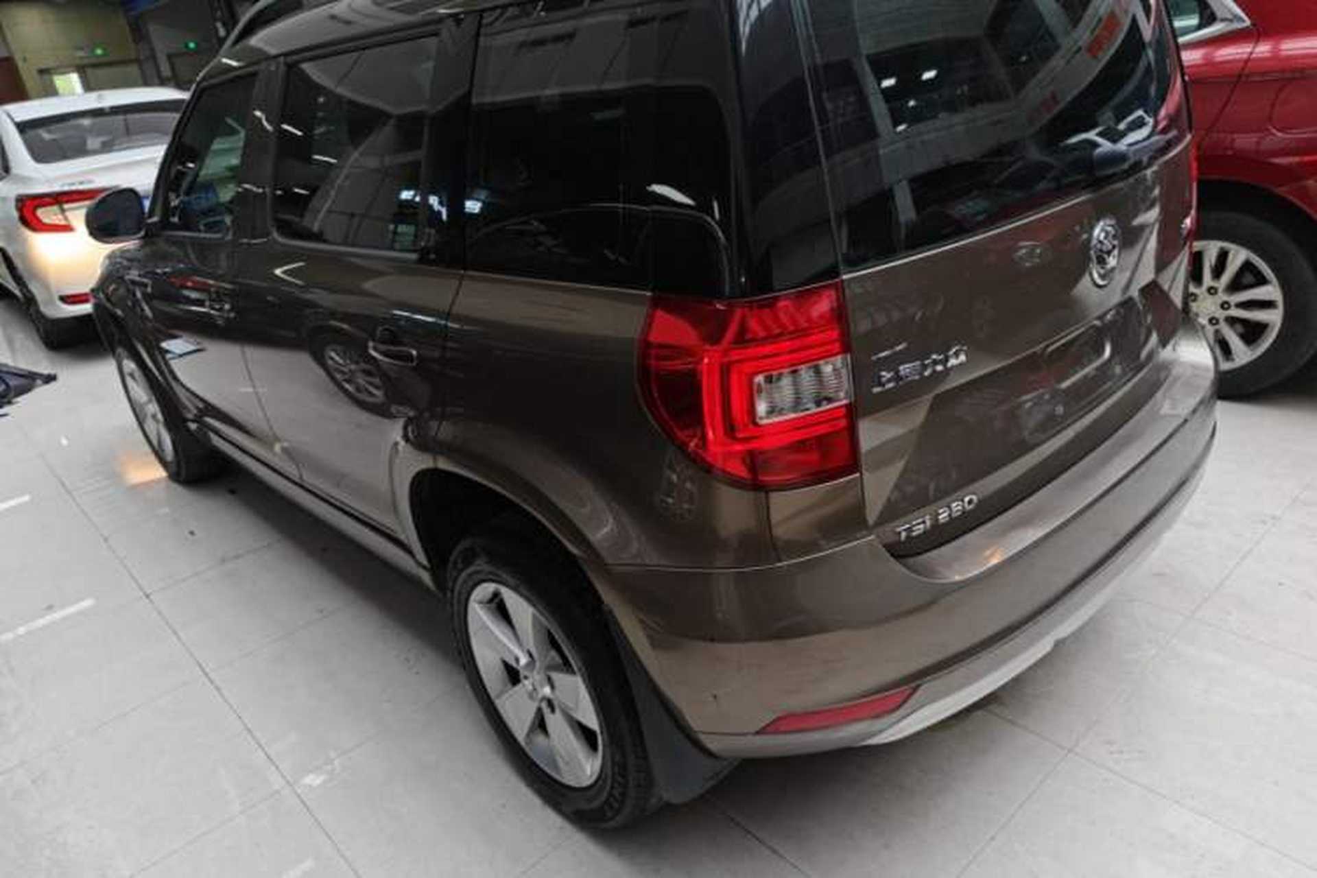Used Skoda Yeti 2016 1.4TSI DSG Advanced Edition Rear Left 45 Deg