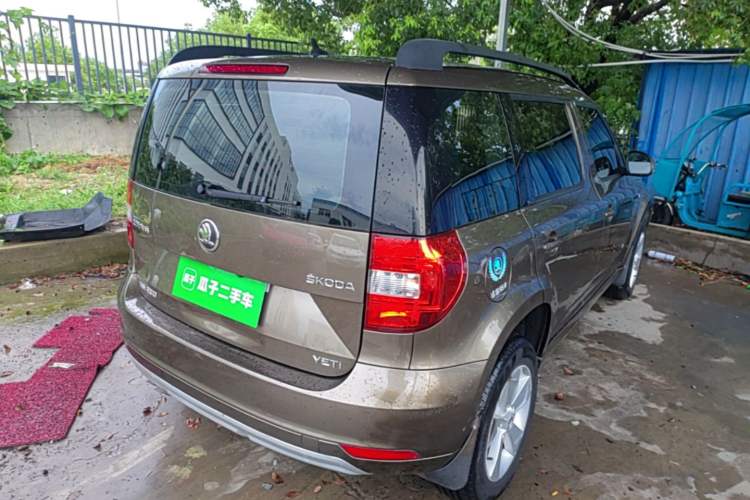 Used Skoda Yeti 2016 1.4TSI DSG Advanced Edition Rear Right 45 Deg