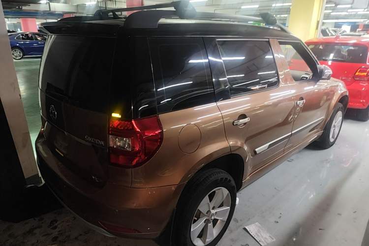 Used Skoda Yeti 2016 1.4TSI DSG Advanced Edition Rear Right 45 Deg