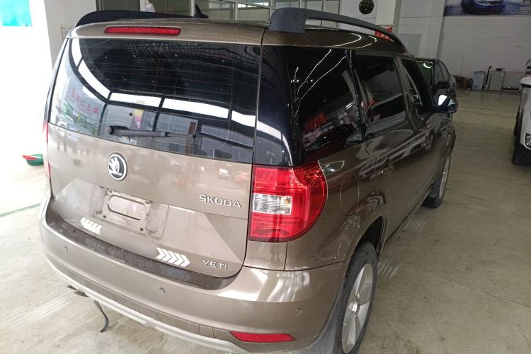 Used Skoda Yeti 2016 1.4TSI DSG Advanced Edition Rear Right 45 Deg