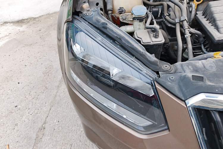 Used Skoda Yeti 2016 1.4TSI DSG Advanced Edition Right Front Headlight