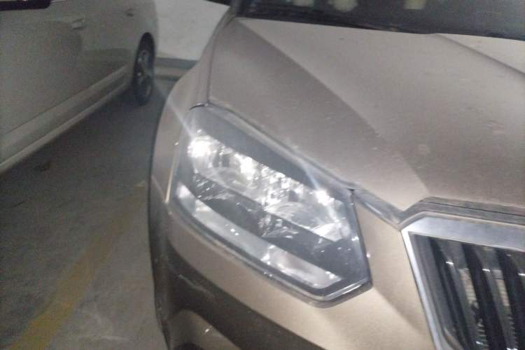 Used Skoda Yeti 2016 1.4TSI Manual Entry-Level Model Right Front Headlight