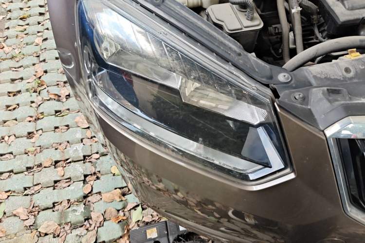 Used Skoda Yeti 2016 1.4TSI DSG Advanced Edition Right Front Headlight