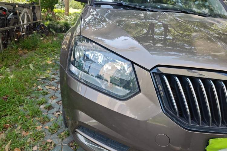 Used Skoda Yeti 2016 1.4TSI DSG Style Edition Right Front Headlight