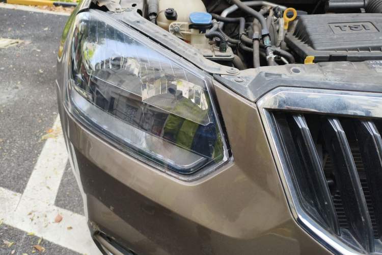Used Skoda Yeti 2016 1.4TSI DSG Advanced Edition Right Front Headlight
