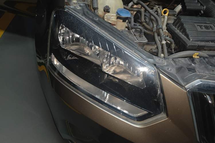 Used Skoda Yeti 2016 1.4TSI DSG Advanced Edition Right Front Headlight