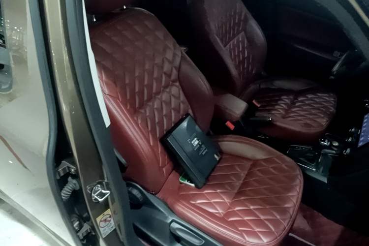 Used Skoda Yeti 2016 1.4TSI DSG Advanced Edition Right Front Seat