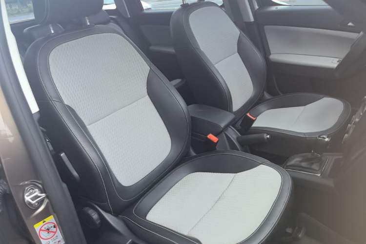 Used Skoda Yeti 2016 1.4TSI DSG Advanced Edition Right Front Seat
