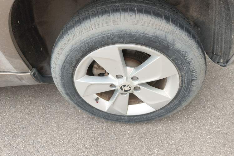 Used Skoda Yeti 2016 1.4TSI DSG Advanced Edition Right Front Wheel Hub