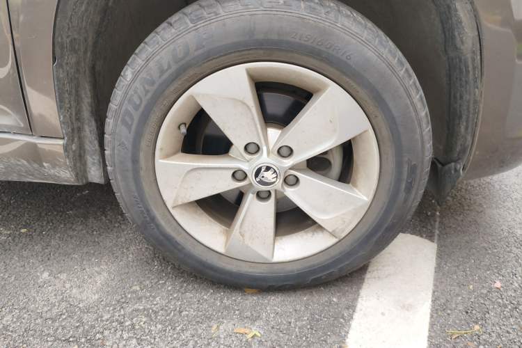 Used Skoda Yeti 2016 1.4TSI DSG Advanced Edition Right Front Wheel Hub