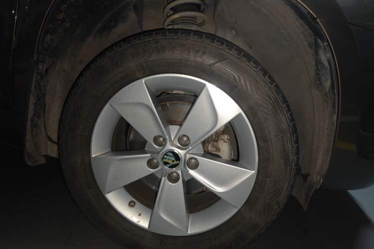 Used Skoda Yeti 2016 1.4TSI DSG Advanced Edition Right Front Wheel Hub