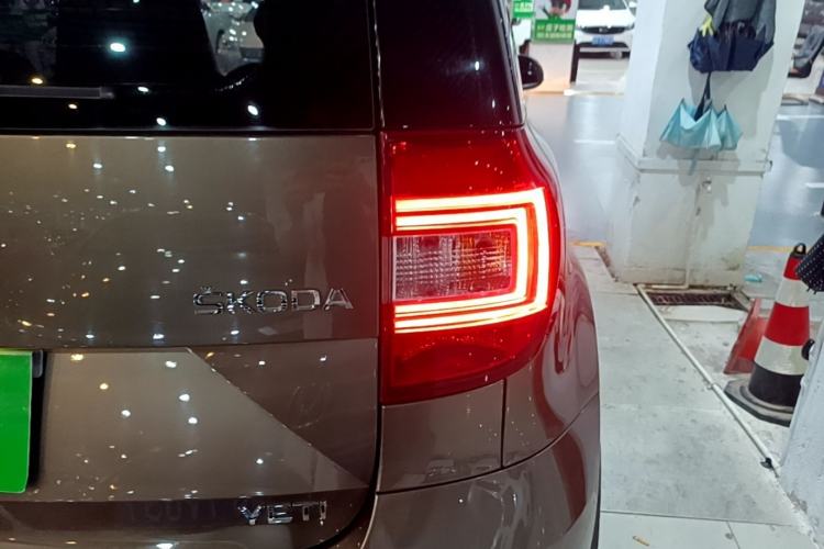 Used Skoda Yeti 2016 1.4TSI DSG Advanced Edition Right Rear Taillight