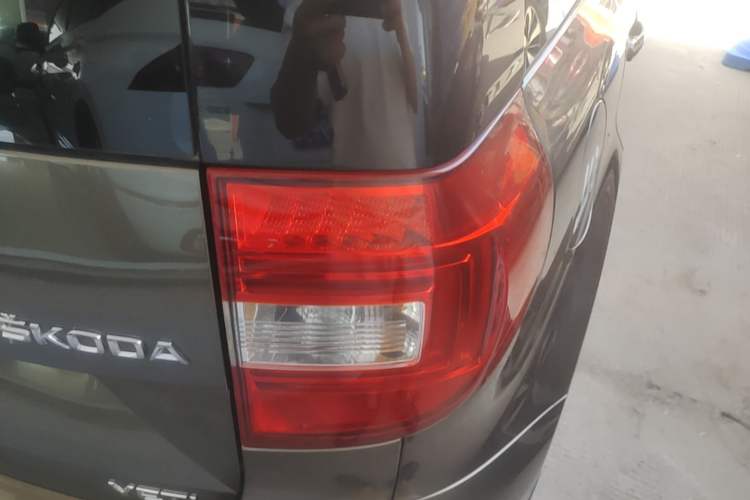 Used Skoda Yeti 2016 1.4TSI DSG Advanced Edition Right Rear Taillight