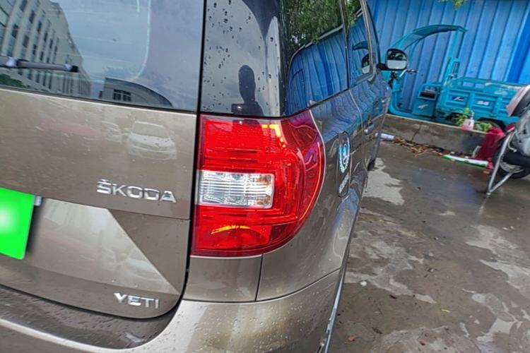 Used Skoda Yeti 2016 1.4TSI DSG Advanced Edition Right Rear Taillight