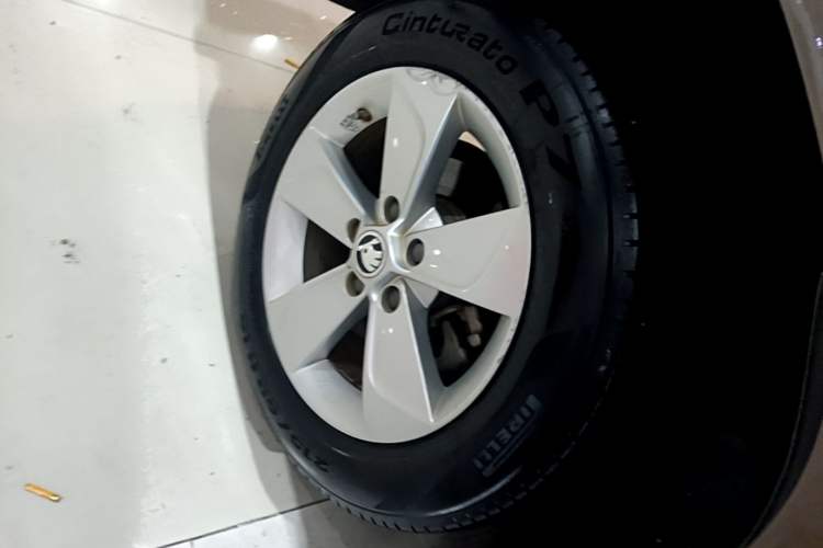 Used Skoda Yeti 2016 1.4TSI DSG Advanced Edition Right Rear Wheel Hub