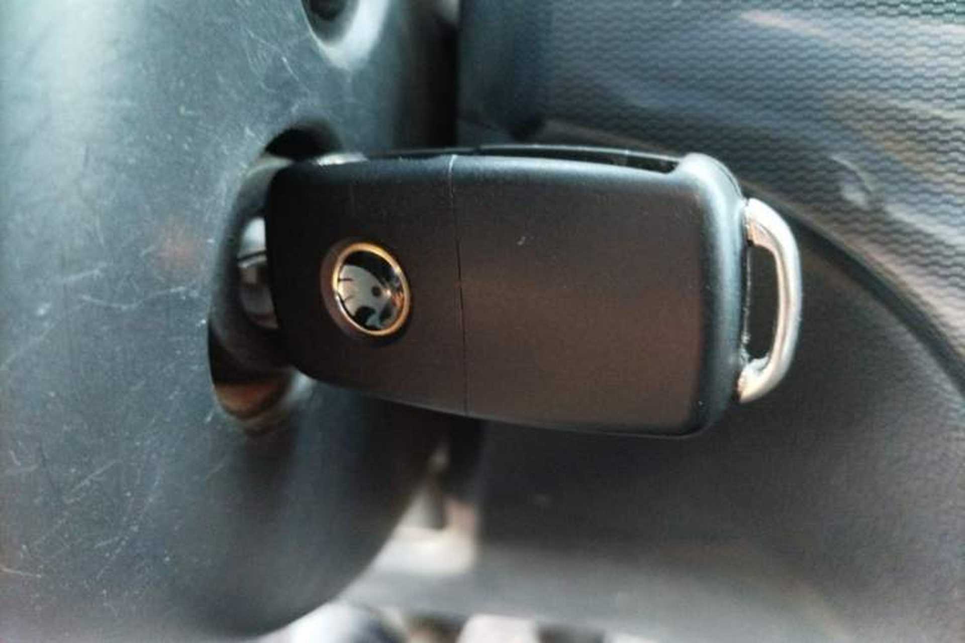 Used Skoda Yeti 2016 1.6L Manual Front-Wheel-Drive Version Vehicle Key