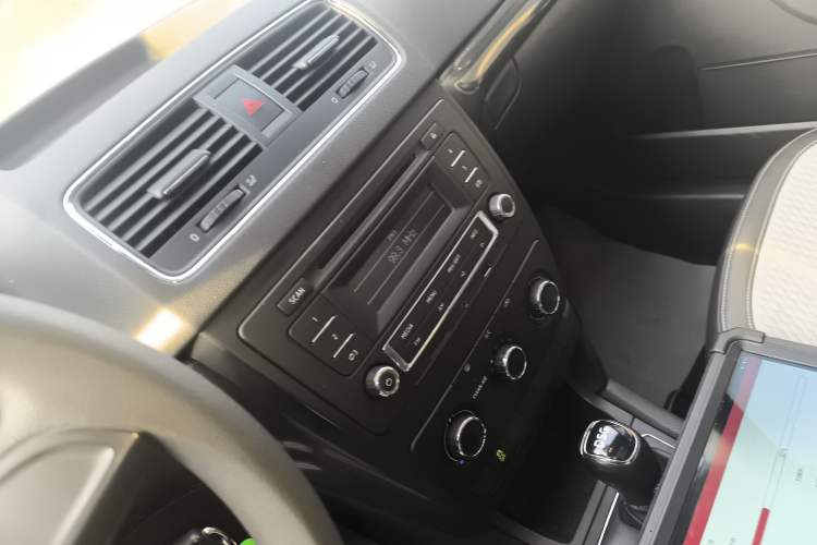 Used Skoda Yeti 2016 1.4TSI DSG Advanced Edition Audio And AC Panel