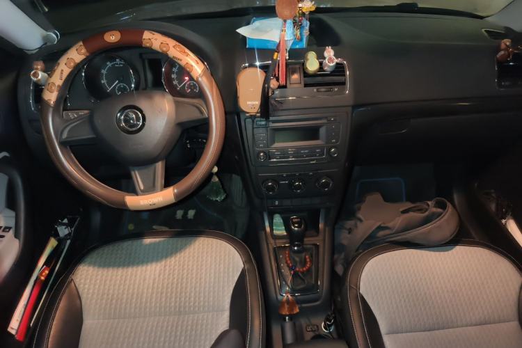 Used Skoda Yeti 2016 1.4TSI DSG Advanced Edition Center Console