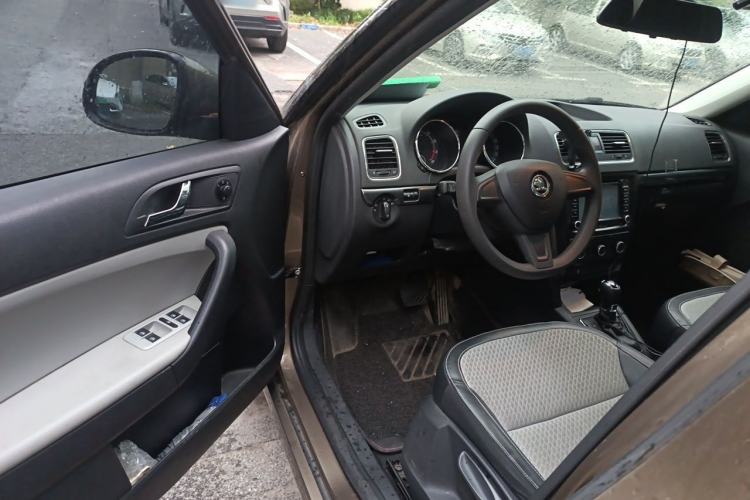 Used Skoda Yeti 2016 1.4TSI DSG Advanced Edition Driver Seat