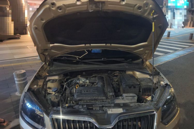 Used Skoda Yeti 2016 1.4TSI DSG Advanced Edition Engine Bay