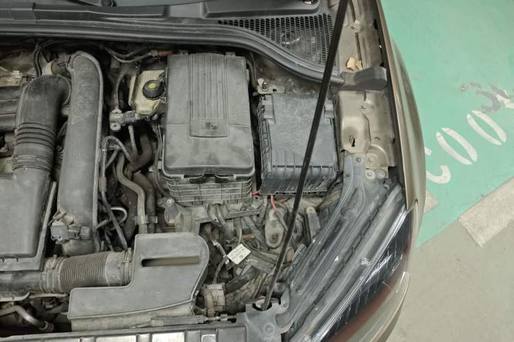 Used Skoda Yeti 2016 1.4TSI DSG Advanced Edition Engine Bay Left