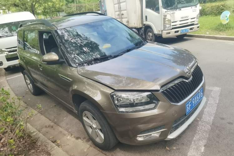 Used Skoda Yeti 2016 1.4TSI DSG Advanced Edition Front Right 45 Deg