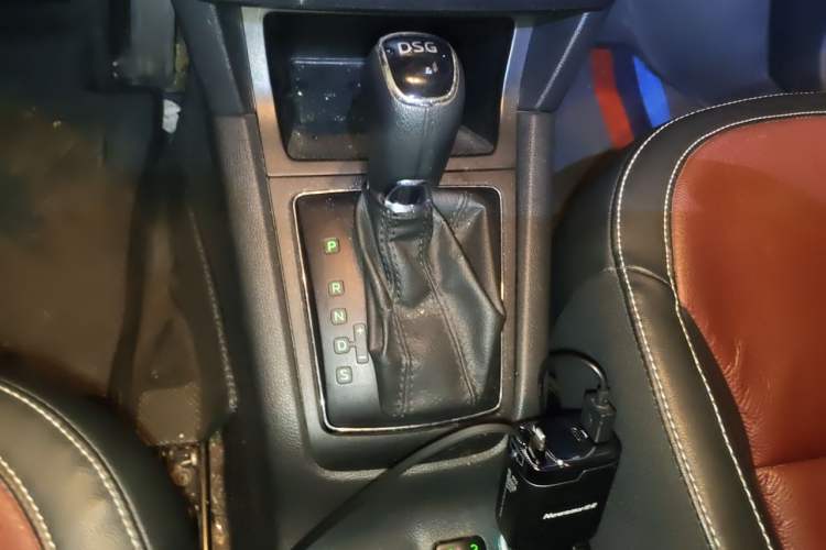 Used Skoda Yeti 2016 1.4TSI DSG Advanced Edition Gear Lever