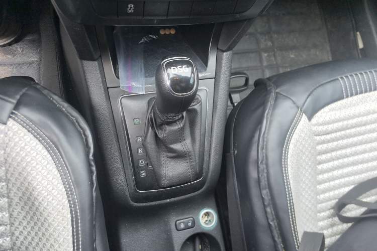 Used Skoda Yeti 2016 1.4TSI DSG Advanced Edition Gear Lever