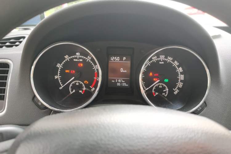 Used Skoda Yeti 2016 1.4TSI DSG Advanced Edition Instrument Cluster