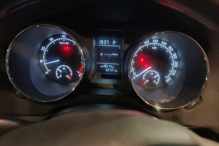 Used Skoda Yeti 2016 1.4TSI DSG Advanced Edition Instrument Cluster