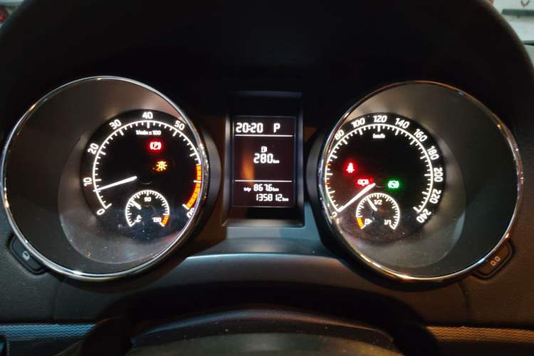 Used Skoda Yeti 2016 1.4TSI DSG Advanced Edition Instrument Cluster