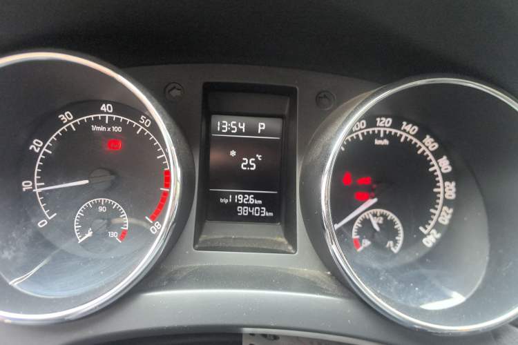 Used Skoda Yeti 2016 1.4TSI DSG Advanced Edition Instrument Cluster