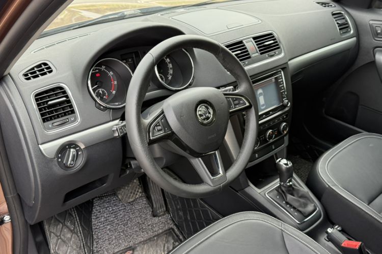 Used Skoda Yeti 2016 1.4TSI DSG Prestige Edition Interior 6