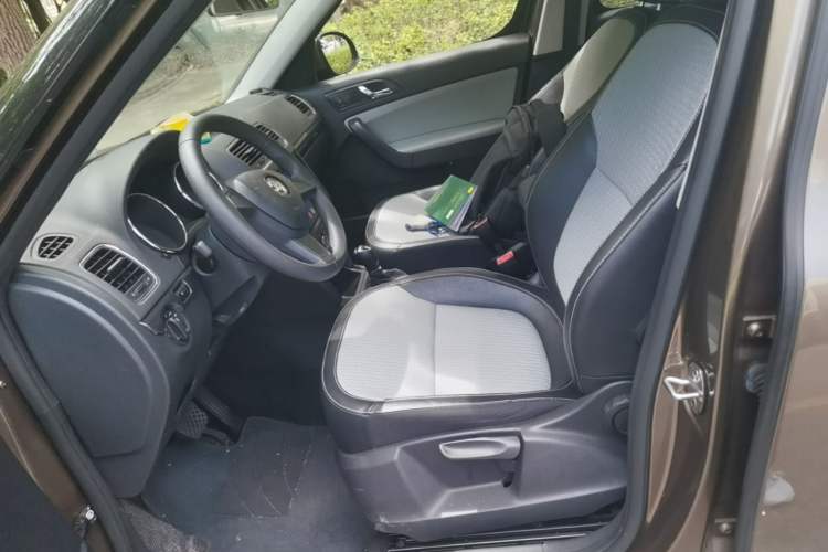 Used Skoda Yeti 2016 1.4TSI DSG Advanced Edition Left Front Seat