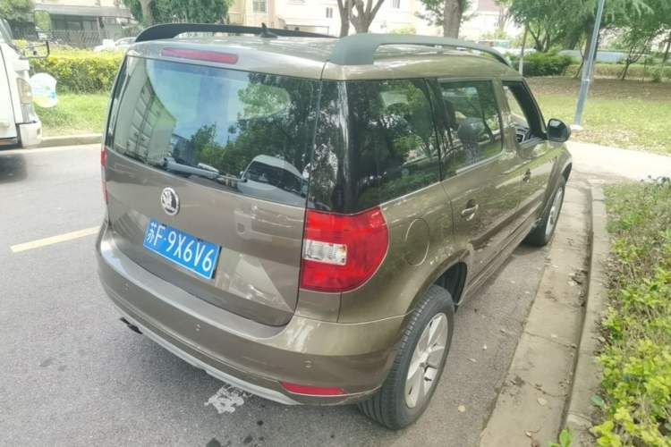 Used Skoda Yeti 2016 1.4TSI DSG Advanced Edition Rear Right 45 Deg