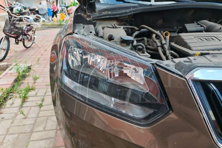 Used Skoda Yeti 2016 1.4TSI DSG Advanced Edition Right Front Headlight