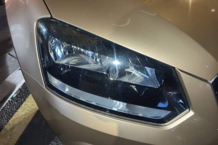 Used Skoda Yeti 2016 1.4TSI DSG Advanced Edition Right Front Headlight