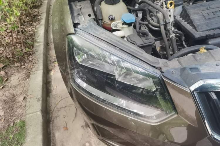 Used Skoda Yeti 2016 1.4TSI DSG Advanced Edition Right Front Headlight