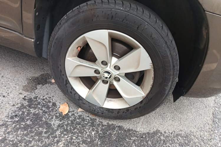 Used Skoda Yeti 2016 1.4TSI DSG Advanced Edition Right Front Wheel Hub