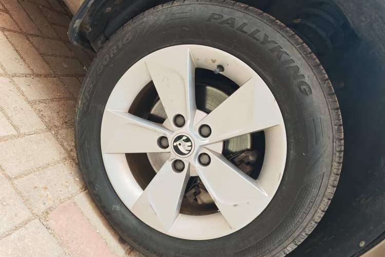 Used Skoda Yeti 2016 1.4TSI DSG Advanced Edition Right Front Wheel Hub
