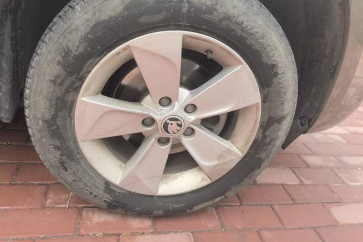 Used Skoda Yeti 2016 1.4TSI DSG Advanced Edition Right Front Wheel Hub
