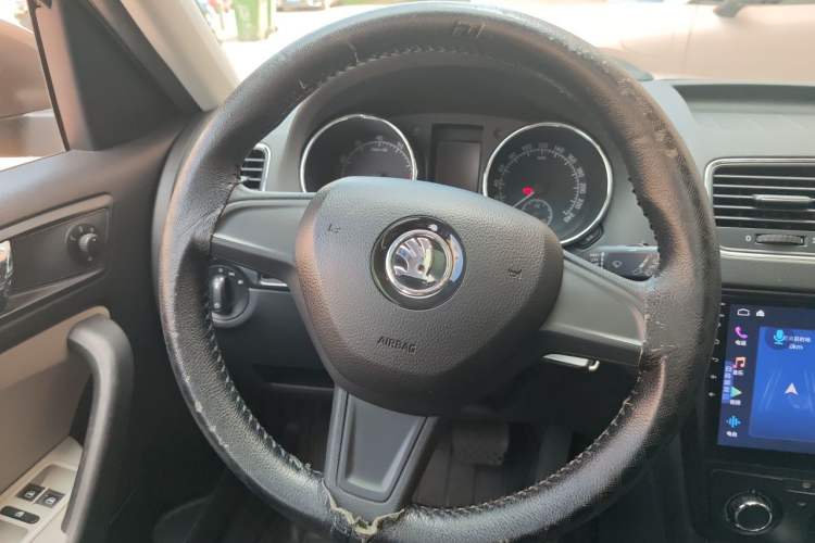 Used Skoda Yeti 2016 1.4TSI DSG Advanced Edition Steering Wheel